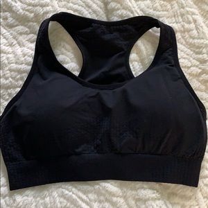 Seamless sports bra